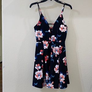 ♥️Super cute Navy flower print flowy dress